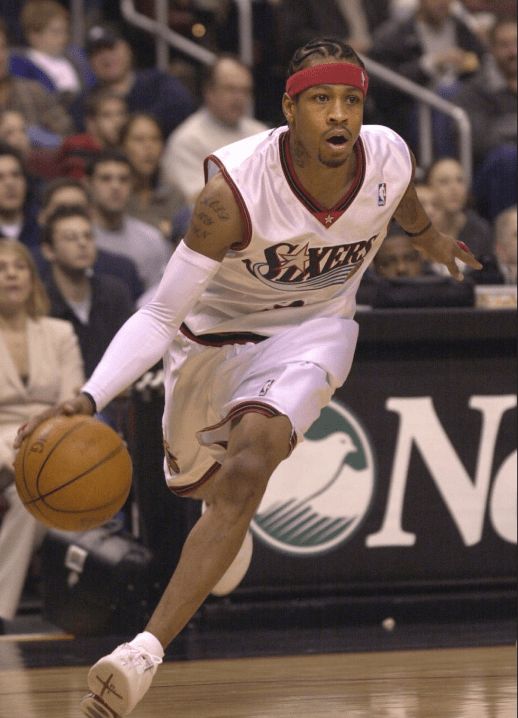 骑行爱好者穿骑行服唱说唱拍MV，运动体验别样精彩（骑行爱好者身着骑行服唱Rap拍MV，解锁别样运动乐趣）