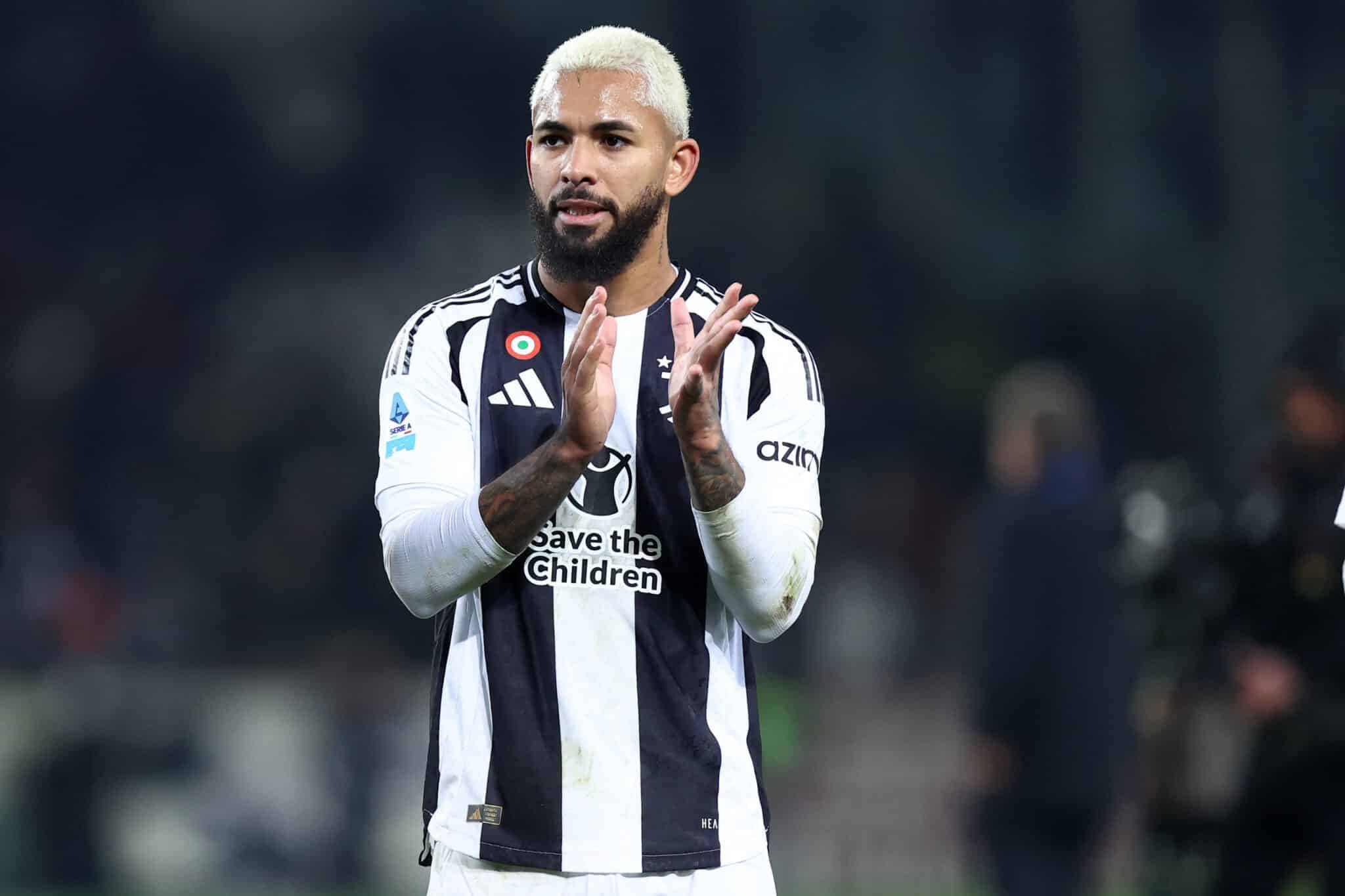 杜兰特关键中投命中，全场欢呼（杜兰特命中关键中投，引爆全场欢呼）