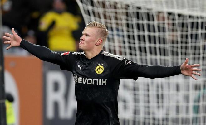 扑点+6次扑救，迈尼昂当选与国米一役米兰队内最佳球员（扑出点球并完成6次扑救，迈尼昂获评米兰德比队内最佳球员）