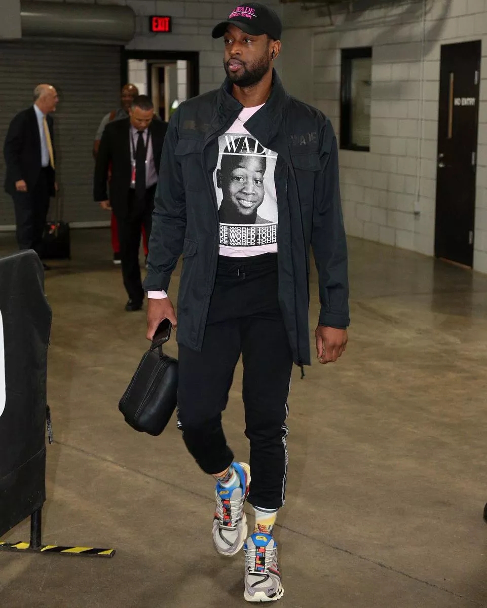 国外黄牛也猖狂，迈阿密国际东决门票被炒到破2300美元（海外黄牛疯狂抬价，迈阿密国际东决门票价格飙破2300美元）