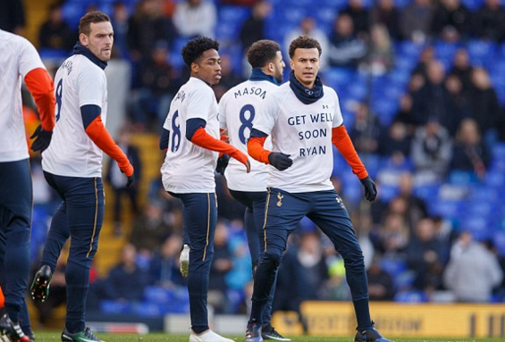 足球英超球队高薪续约门将，球迷满意（英超队豪薪续签主力门将，球迷齐声点赞）